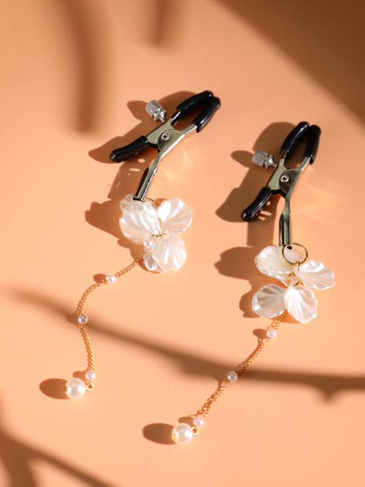 U-Shaped Willow Leaf Nipple Clamps / Fringed Shell