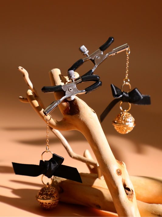 U-Shaped Willow Leaf Nipple Clamps / Black Bow & Bell Short Chain